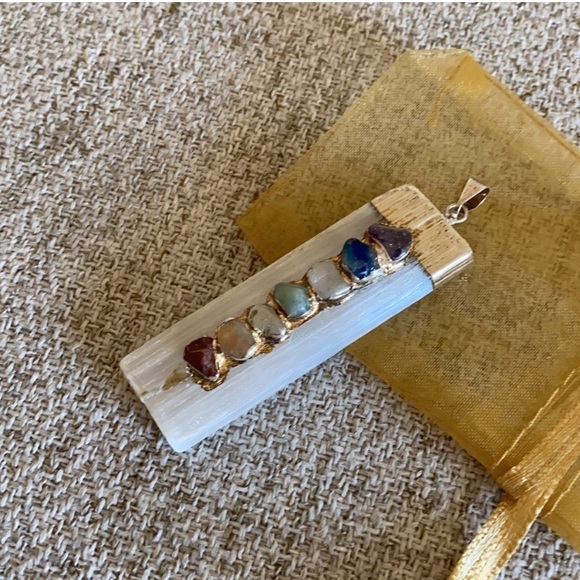 🪞 NEW chakra selenite gemstone crystal necklace pendant - Picture 4 of 11